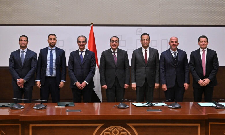 إنشاء مركز للبيانات الخضراء في مصر بقدرة ۲۰۰ ميجاوات طاقة كهربائية من الشمس والرياح