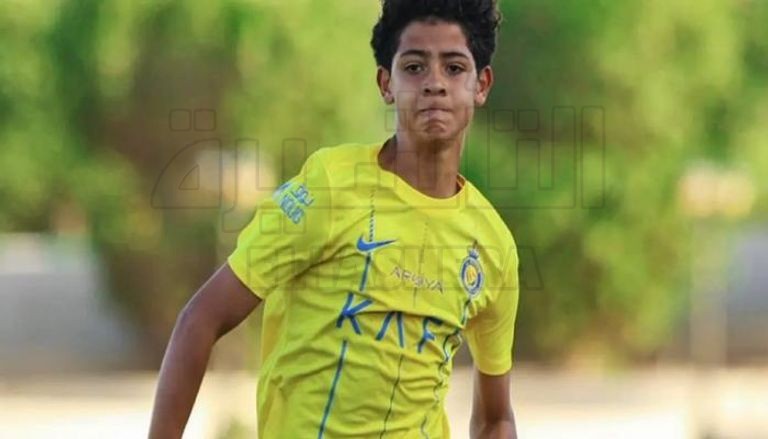 علي خطي والده.. كريستيانو جونيور يتألق في براعم نادي النصر السعودي